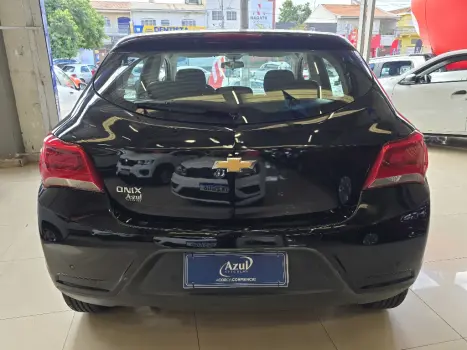CHEVROLET Onix Hatch 1.4 4P FLEX LT, Foto 5
