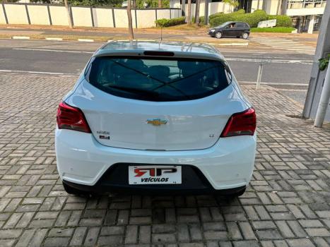 CHEVROLET Onix Hatch 1.4 4P FLEX LT, Foto 4