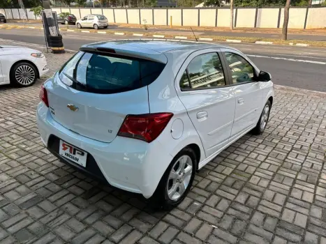 CHEVROLET Onix Hatch 1.4 4P FLEX LT, Foto 6