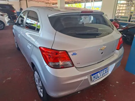 CHEVROLET Onix Hatch 1.4 4P FLEX LT, Foto 6