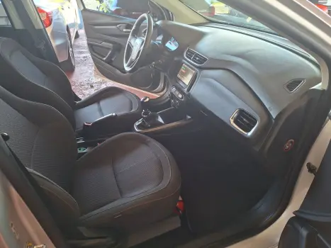 CHEVROLET Onix Hatch 1.4 4P FLEX LT, Foto 12