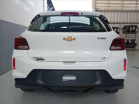 CHEVROLET Onix Hatch 1.0 12V 4P FLEX LT TURBO AUTOM�TICO, Foto 17