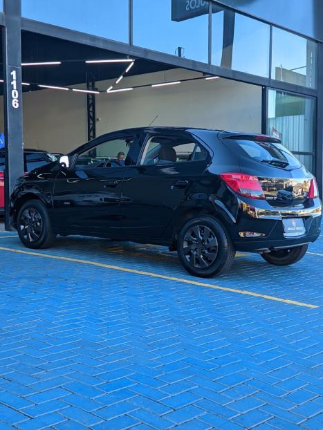 CHEVROLET Onix Hatch 1.4 4P FLEX LT, Foto 6