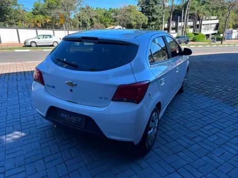 CHEVROLET Onix Hatch 1.4 4P FLEX LT, Foto 4