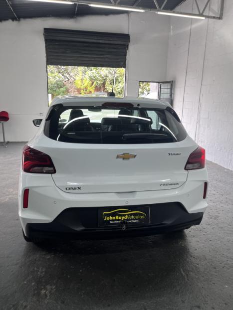 CHEVROLET Onix Hatch 1.0 12V 4P FLEX PLUS PREMIER MIDNIGHT TURBO AUTOM�TICO, Foto 4