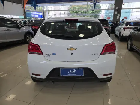 CHEVROLET Onix Hatch 1.4 4P FLEX LTZ, Foto 5