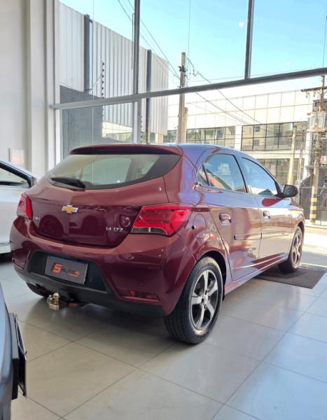 CHEVROLET Onix Hatch 1.4 4P FLEX LTZ, Foto 3