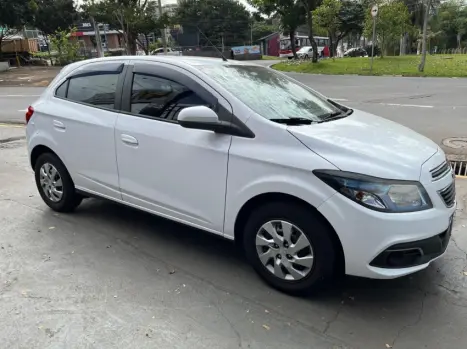 CHEVROLET Onix Hatch 1.4 4P FLEX LT, Foto 3