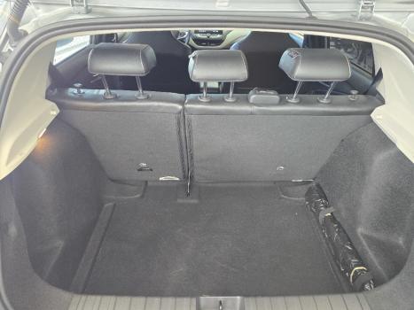 CHEVROLET Onix Hatch 1.0 12V 4P FLEX TURBO PREMIER AUTOM�TICO, Foto 19