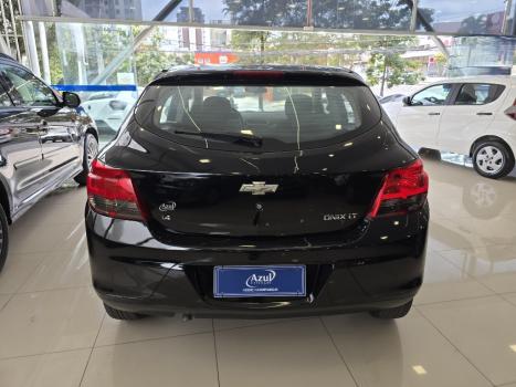 CHEVROLET Onix Hatch 1.4 4P FLEX LT, Foto 5