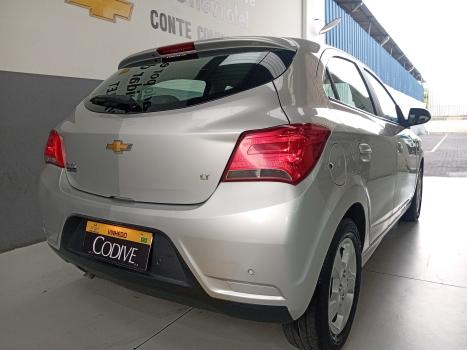 CHEVROLET Onix Hatch 1.4 4P FLEX LT AUTOM�TICO, Foto 3
