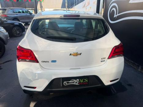 CHEVROLET Onix Hatch 1.4 4P FLEX LTZ AUTOM�TICO, Foto 3