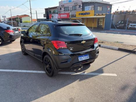 CHEVROLET Onix Hatch 1.4 4P FLEX ACTIV AUTOM�TICO, Foto 4