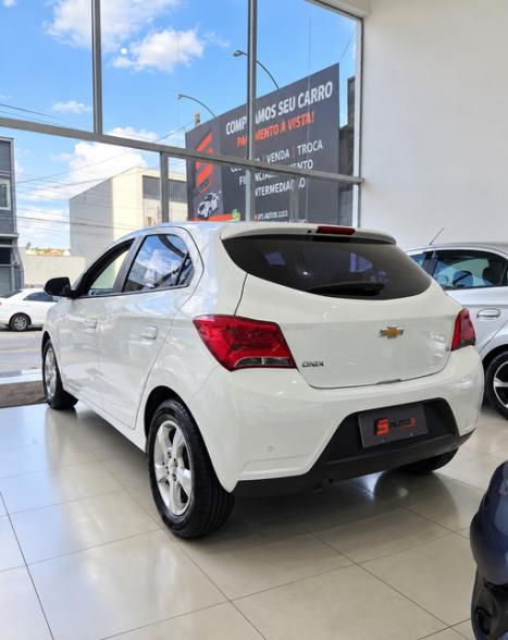 CHEVROLET Onix Hatch 1.4 4P FLEX LT AUTOMÁTICO, Foto 3