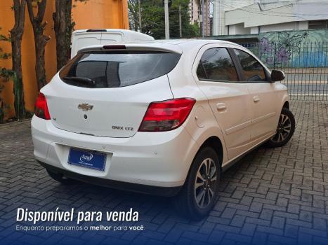 CHEVROLET Onix Hatch 1.4 4P FLEX LTZ, Foto 6