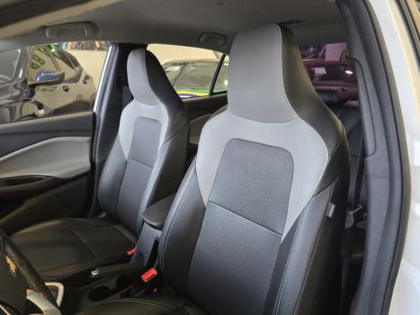 CHEVROLET Onix Sedan 1.0 12V 4P FLEX PREMIER PLUS TURBO AUTOM�TICO, Foto 13