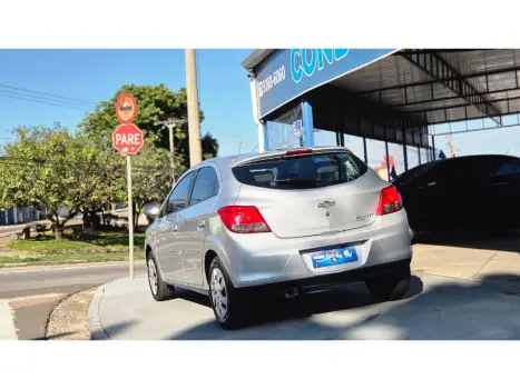 CHEVROLET Onix Sedan 1.4 4P FLEX LTZ, Foto 5