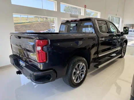 CHEVROLET Silverado 5.3 V8 1500 HIGH COUNTRY CABINE DUPLA 4X4 AUTOMTICO, Foto 4