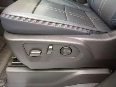 CHEVROLET Silverado 5.3 V8 1500 HIGH COUNTRY CABINE DUPLA 4X4 AUTOMTICO, Foto 13