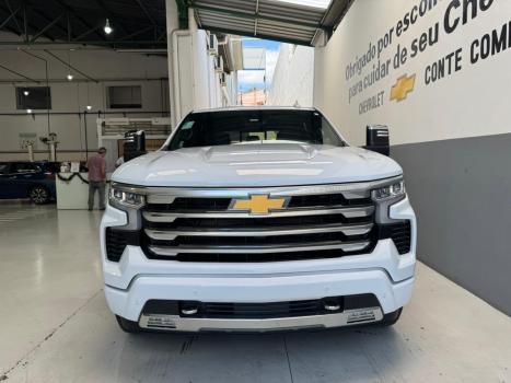 CHEVROLET Silverado 5.3 V8 1500 HIGH COUNTRY CABINE DUPLA 4X4 AUTOMTICO, Foto 3