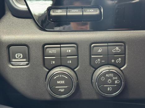 CHEVROLET Silverado 5.3 V8 1500 HIGH COUNTRY CABINE DUPLA 4X4 AUTOM�TICO, Foto 17