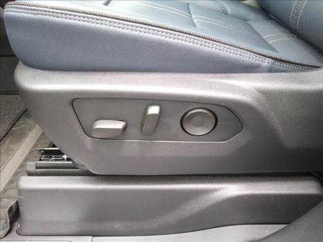 CHEVROLET Silverado 5.3 V8 1500 HIGH COUNTRY CABINE DUPLA 4X4 AUTOM�TICO, Foto 17