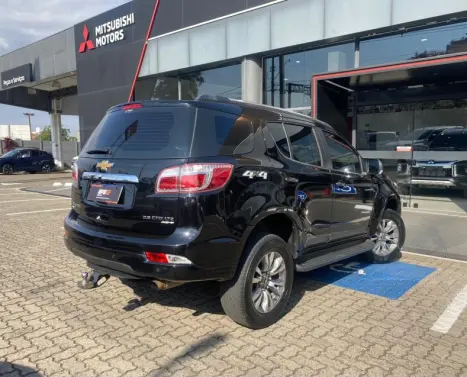 CHEVROLET Trailblazer 2.8 16V 4P LTZ 4X4 TURBO DIESEL AUTOMÁTICO, Foto 5 CHEVROLET Trailblazer 2.8 16V 4P LTZ 4X4 TURBO DIESEL AUTOMÁTICO, Foto 5