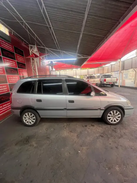 CHEVROLET Zafira 2.0 4P FLEX EXPRESSION 7 LUGARES AUTOMÁTICO, Foto 4 CHEVROLET Zafira 2.0 4P FLEX EXPRESSION 7 LUGARES AUTOMÁTICO, Foto 4