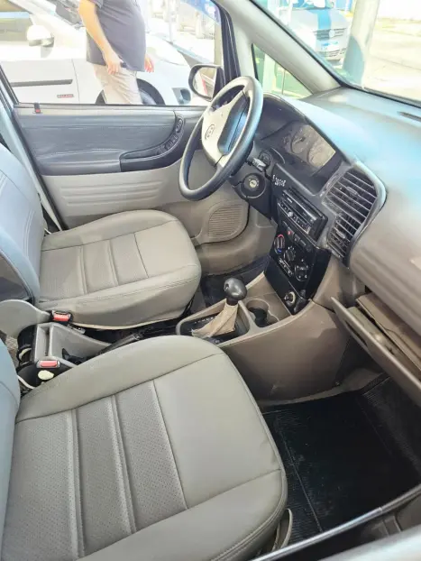 CHEVROLET Zafira 2.0 4P CD AUTOM�TICO, Foto 15
