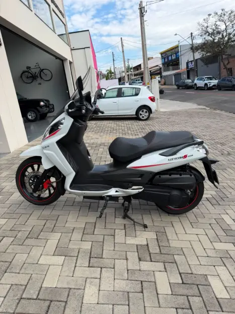 DAFRA Citycom 300 I , Foto 2