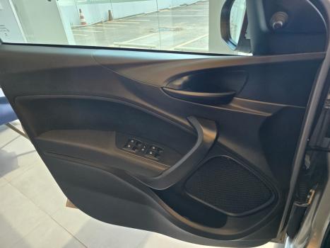 FIAT Cronos 1.3 4P FLEX DRIVE AUTOM�TICO CVT, Foto 15
