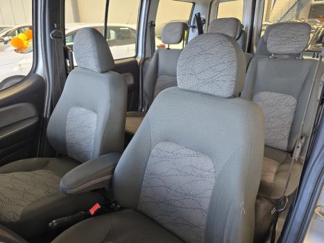 FIAT Doblo 1.8 16V 4P FLEX ESSENCE 7 LUGARES, Foto 15