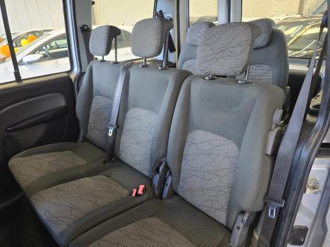FIAT Doblo 1.8 16V 4P FLEX ESSENCE 7 LUGARES, Foto 16