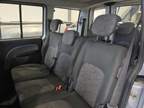 FIAT Doblo 1.8 16V 4P FLEX ESSENCE 7 LUGARES, Foto 16