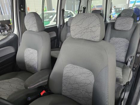 FIAT Doblo 1.8 16V 4P FLEX ESSENCE 7 LUGARES, Foto 14