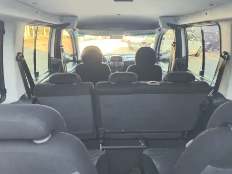 FIAT Doblo 1.8 16V 4P FLEX ESSENCE 7 LUGARES, Foto 4