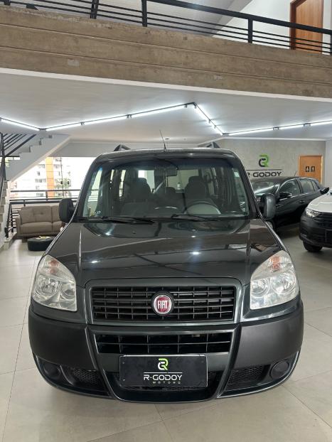 FIAT Doblo 1.8 4P HLX FLEX 7 LUGARES, Foto 2