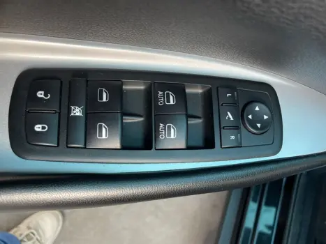 FIAT Freemont 2.4 16V 4P PRECISION AUTOM�TICO 7 LUGARES, Foto 17