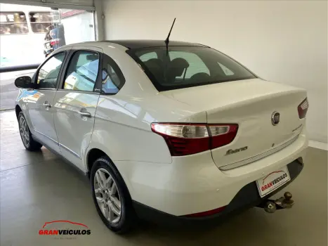 FIAT Grand Siena 1.6 16V 4P ESSENCE FLEX, Foto 6 FIAT Grand Siena 1.6 16V 4P ESSENCE FLEX, Foto 6