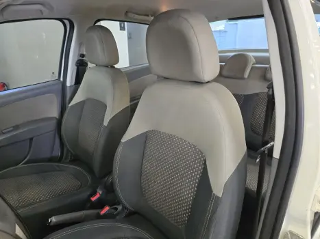 FIAT Grand Siena 1.6 16V 4P FLEX ESSENCE DUALOGIC AUTOMATIZADO, Foto 15