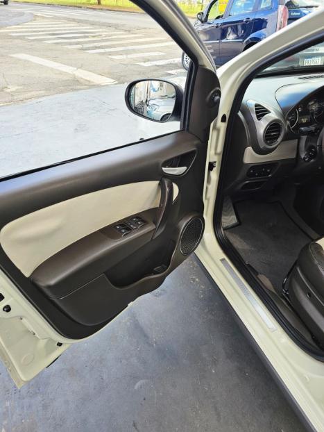 FIAT Grand Siena 1.6 16V 4P FLEX ESSENCE DUALOGIC AUTOMATIZADO, Foto 13