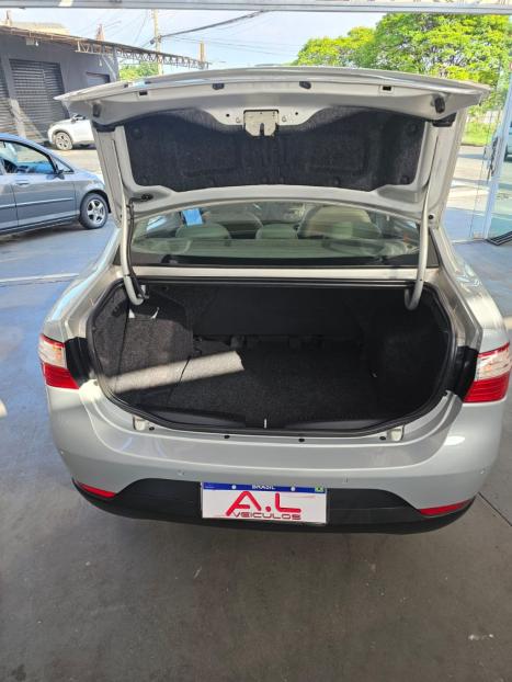 FIAT Grand Siena 1.6 16V 4P FLEX ESSENCE DUALOGIC AUTOMATIZADO, Foto 19