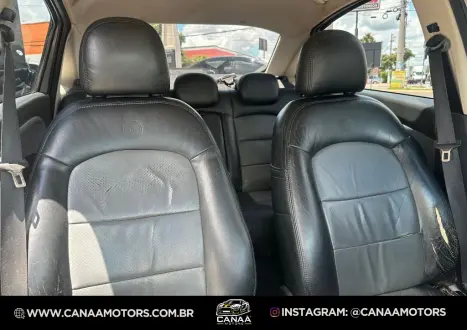 FIAT Linea 1.8 16V 4P FLEX ESSENCE, Foto 8