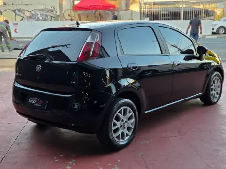FIAT Punto 1.4 FLEX 4P, Foto 2 FIAT Punto 1.4 FLEX 4P, Foto 2