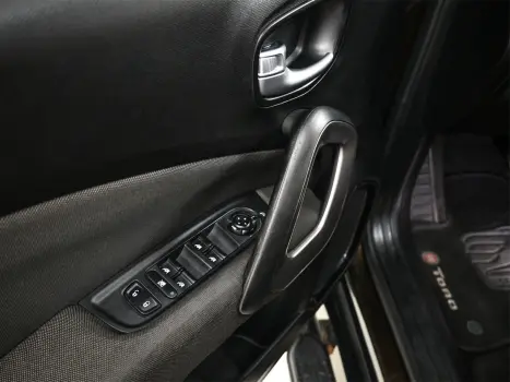 FIAT Toro 1.8 16V 4P FLEX FREEDOM AUTOM�TICO, Foto 10