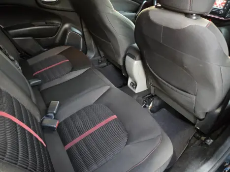 FIAT Toro 1.8 16V 4P FLEX FREEDOM OPEN EDITION AUTOM�TICO, Foto 4