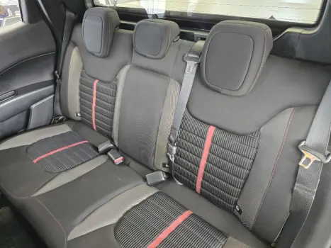 FIAT Toro 1.8 16V 4P FLEX FREEDOM AUTOM�TICO, Foto 16