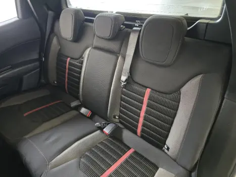 FIAT Toro 1.8 16V 4P FLEX FREEDOM AUTOM�TICO, Foto 16