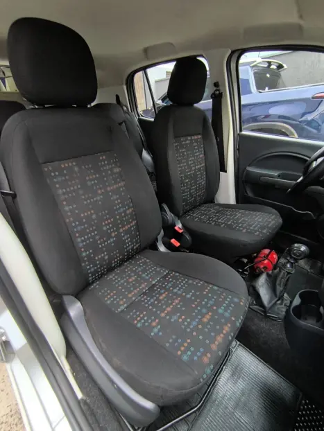 FIAT Uno 1.0 4P FLEX EVO VIVACE CELEBRATION, Foto 9