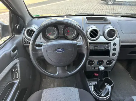 FORD Fiesta Hatch 1.6, Foto 8 FORD Fiesta Hatch 1.6, Foto 8